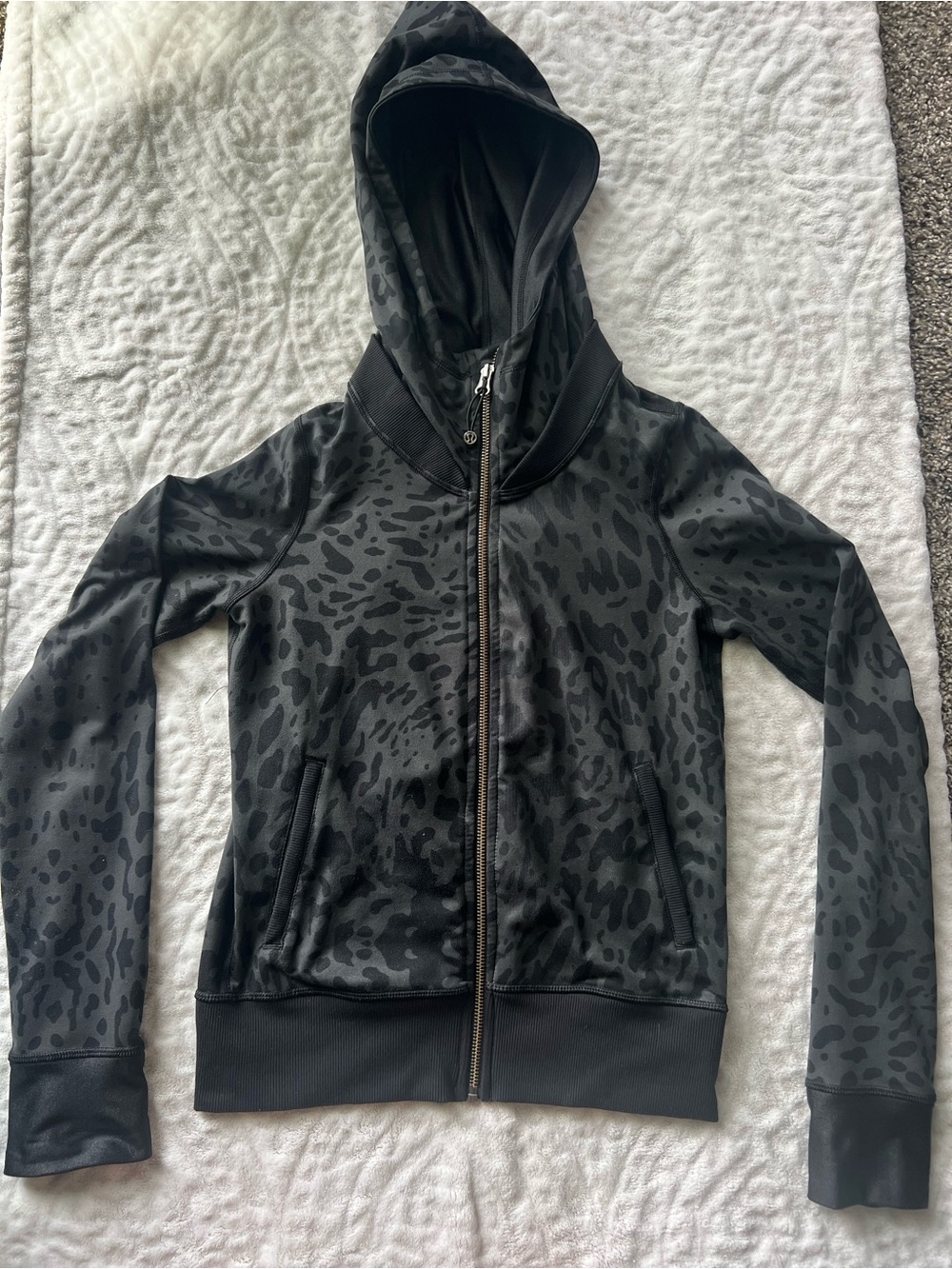 Lululemon Women’s Namasker Hooded Jacket Animal Swirl Deep Coal Black | Size 2 - Picture 3 of 14